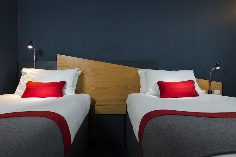 Holiday Inn Express Taunton East By Ihg Bagian luar foto