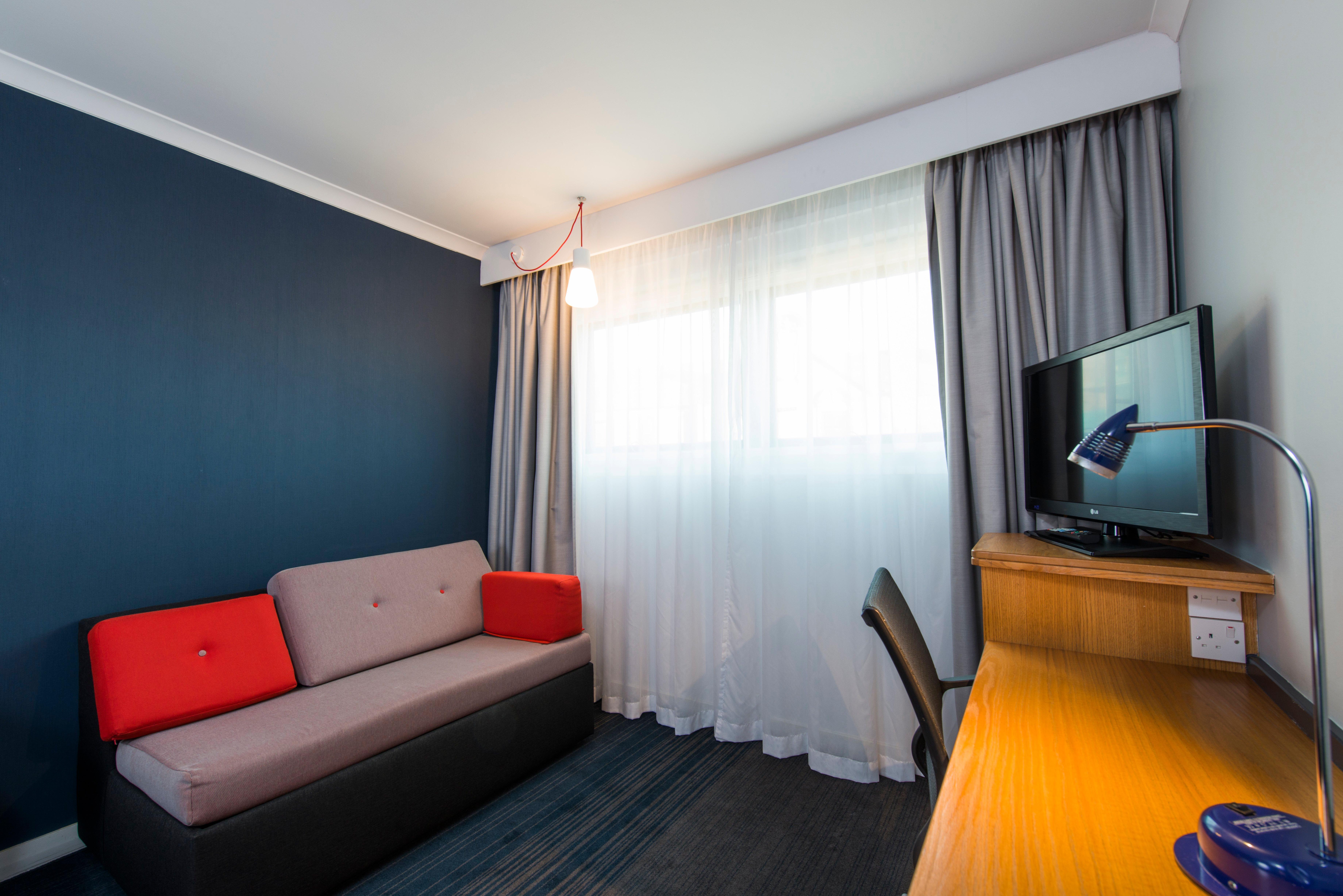 Holiday Inn Express Taunton East By Ihg Bagian luar foto