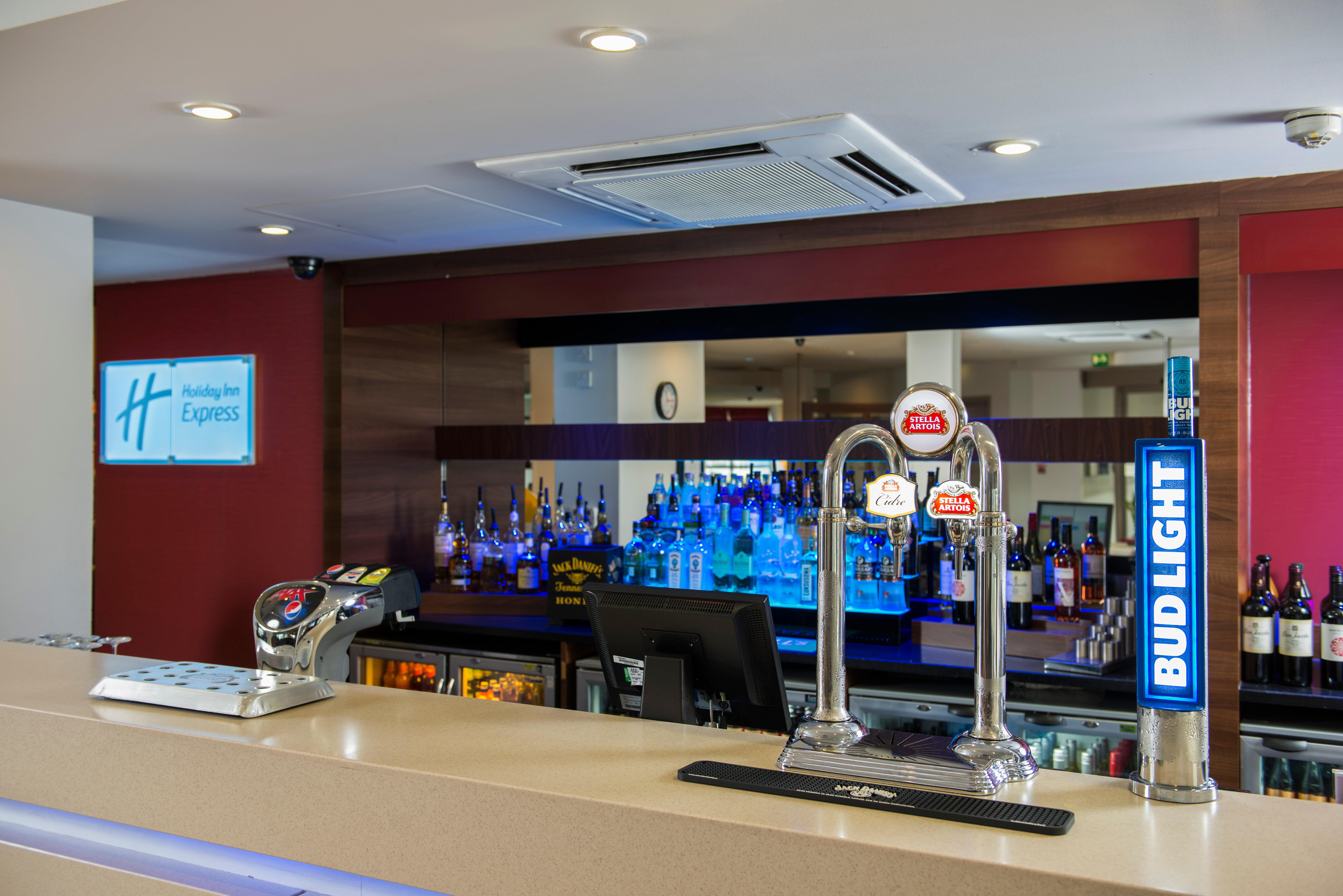 Holiday Inn Express Taunton East By Ihg Bagian luar foto