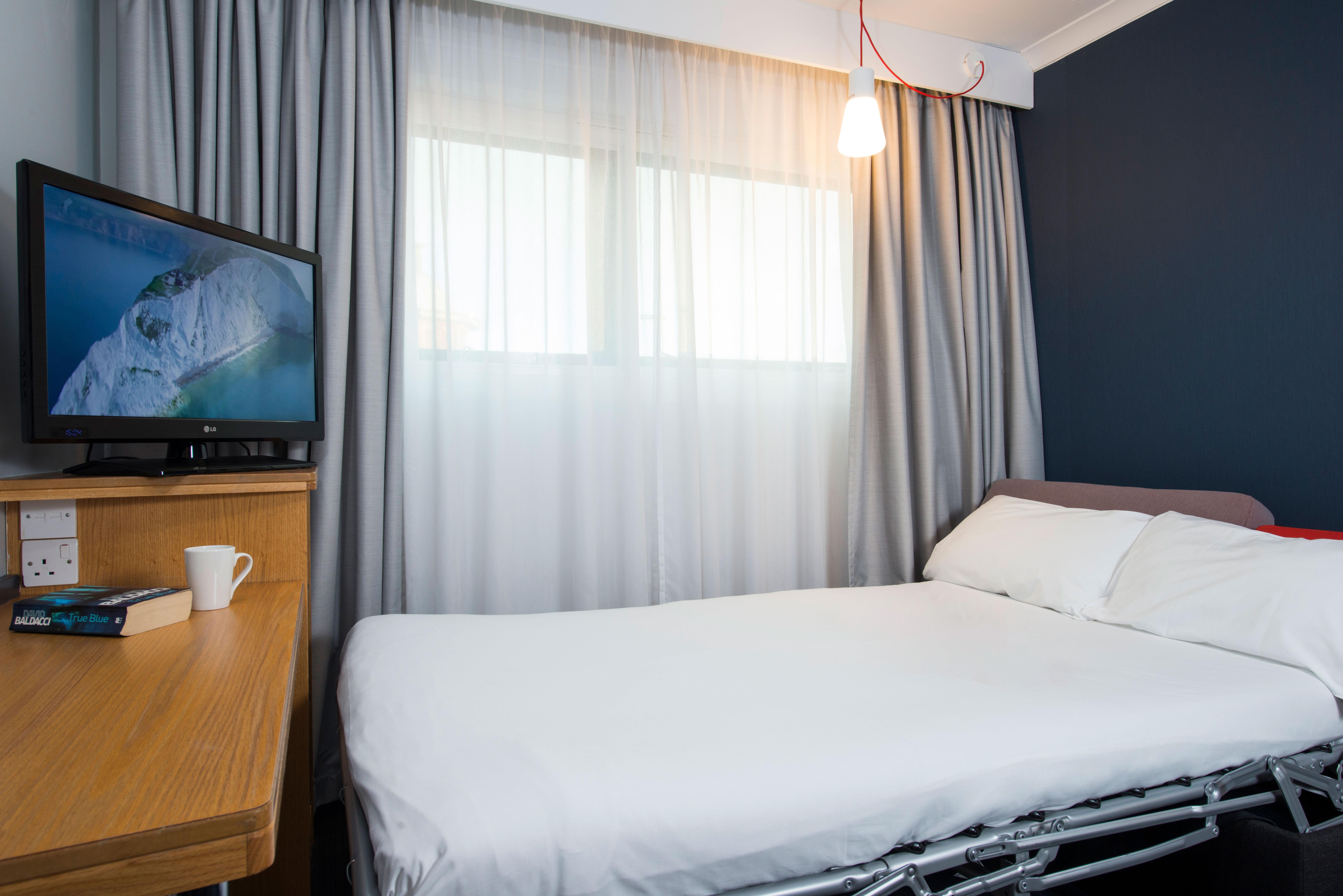Holiday Inn Express Taunton East By Ihg Bagian luar foto