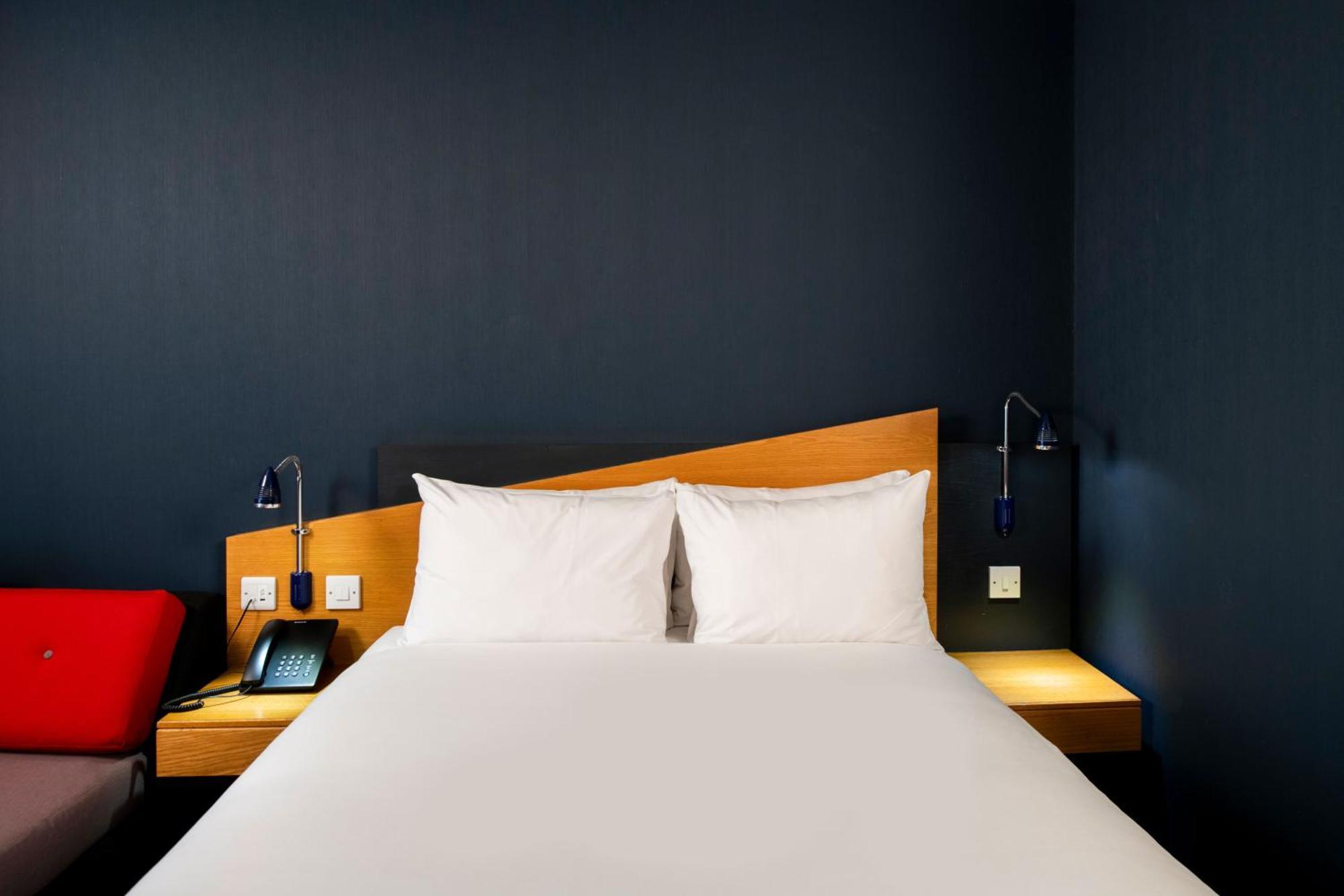 Holiday Inn Express Taunton East By Ihg Bagian luar foto