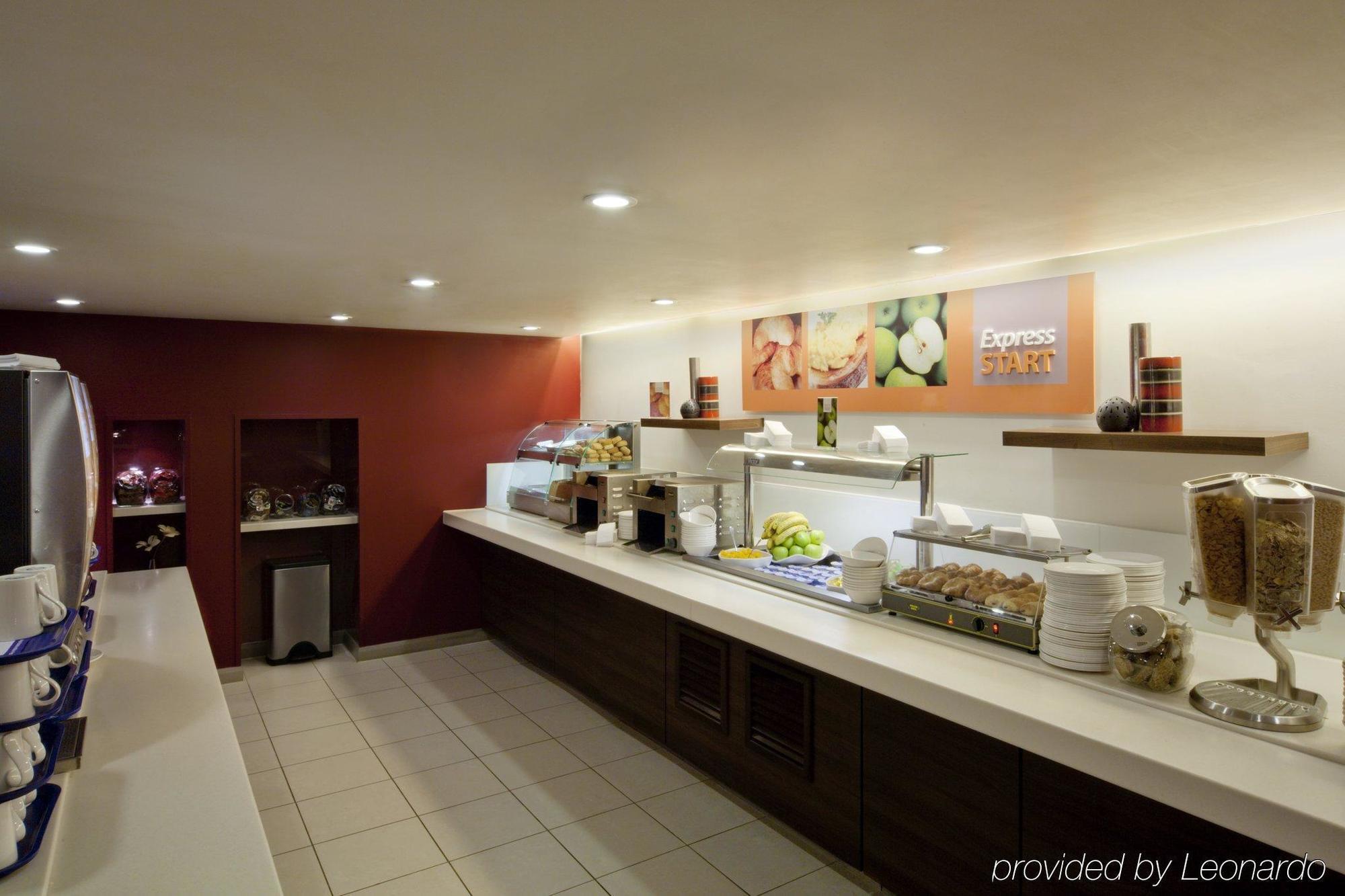 Holiday Inn Express Taunton East By Ihg Restoran foto