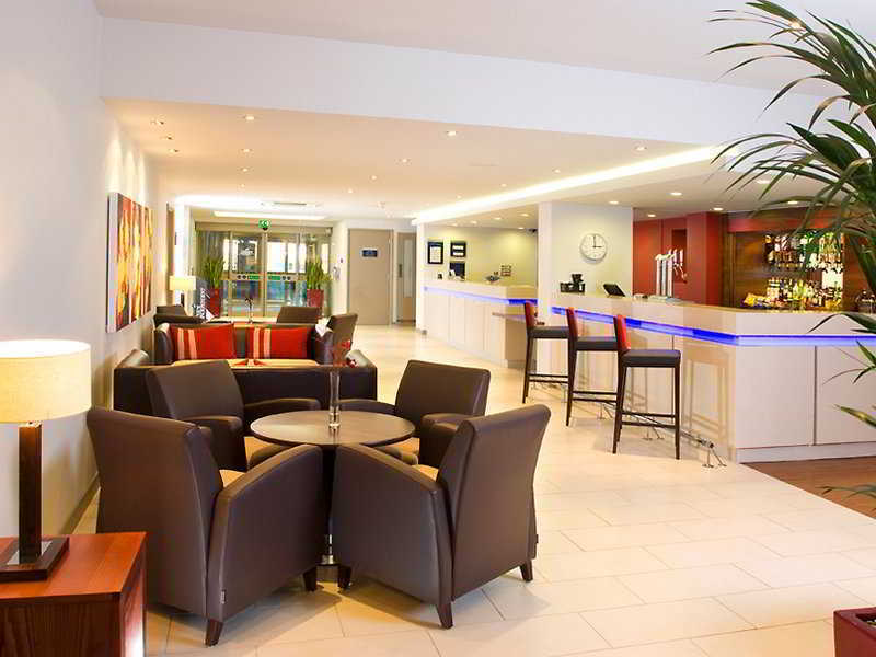 Holiday Inn Express Taunton East By Ihg Bagian luar foto