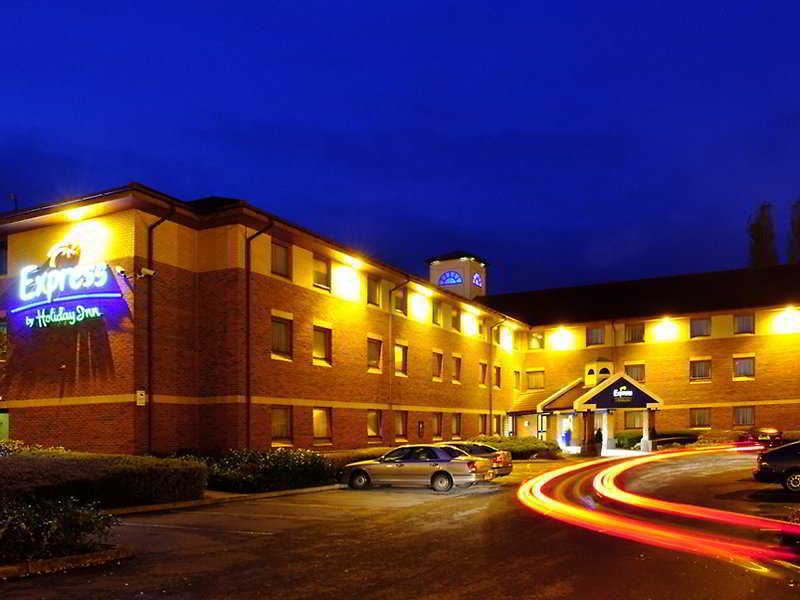 Holiday Inn Express Taunton East By Ihg Bagian luar foto