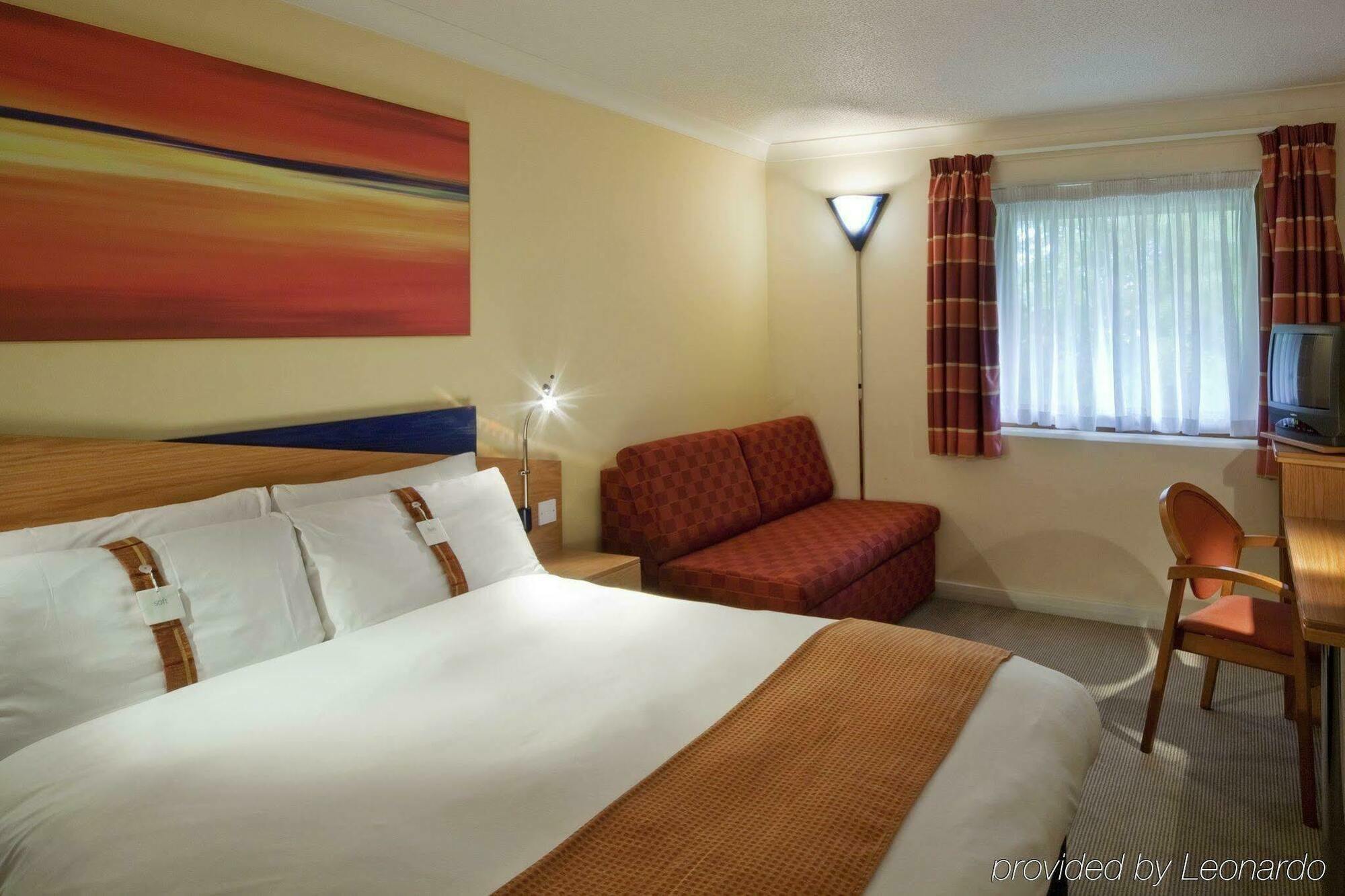 Holiday Inn Express Taunton East By Ihg Bagian luar foto