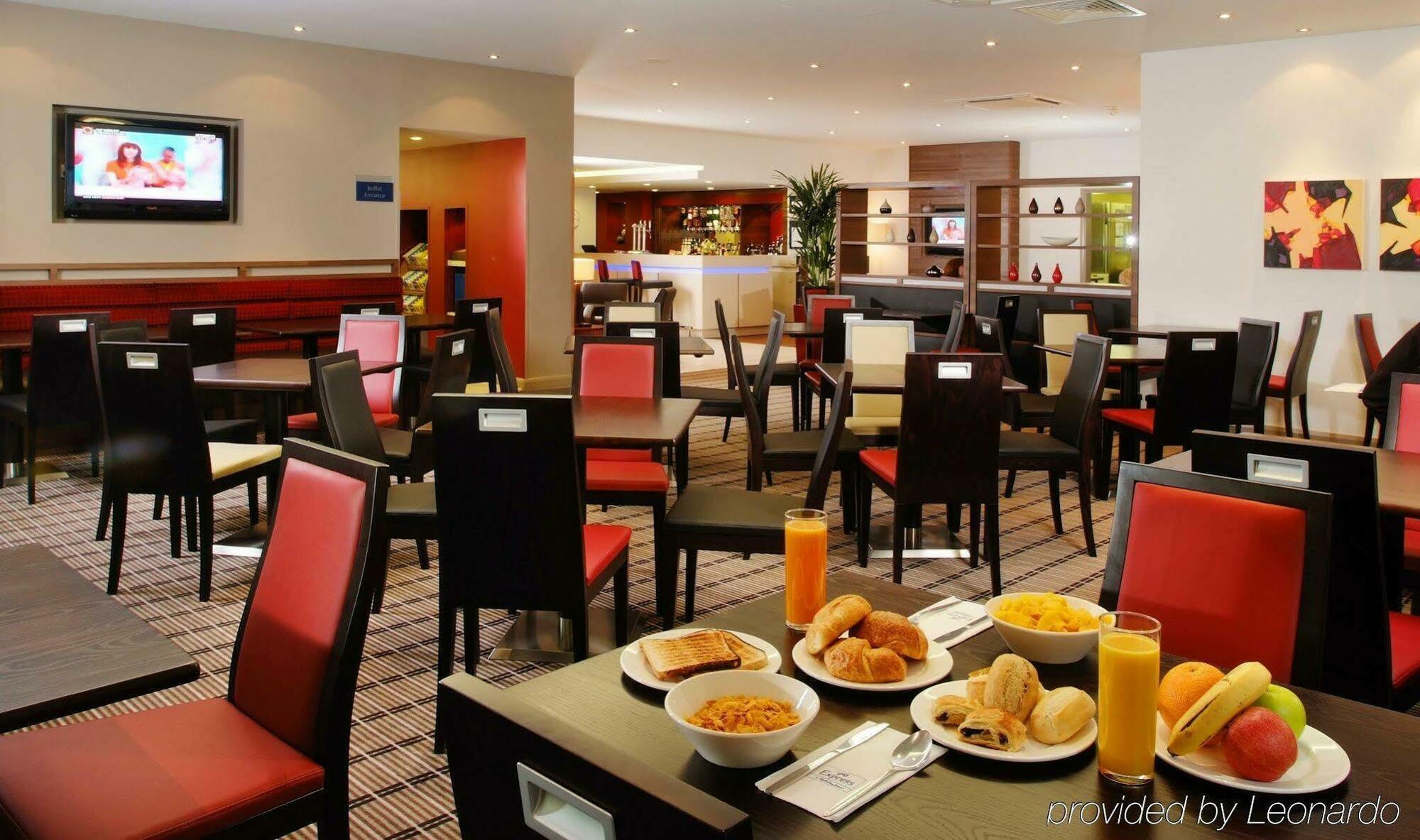 Holiday Inn Express Taunton East By Ihg Bagian luar foto